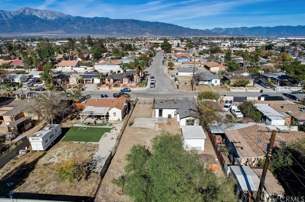 15025 Orchid St, Fontana CA  92335-4225 exterior