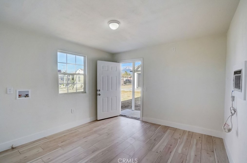 15025 Orchid St, Fontana CA  92335-4225 exterior