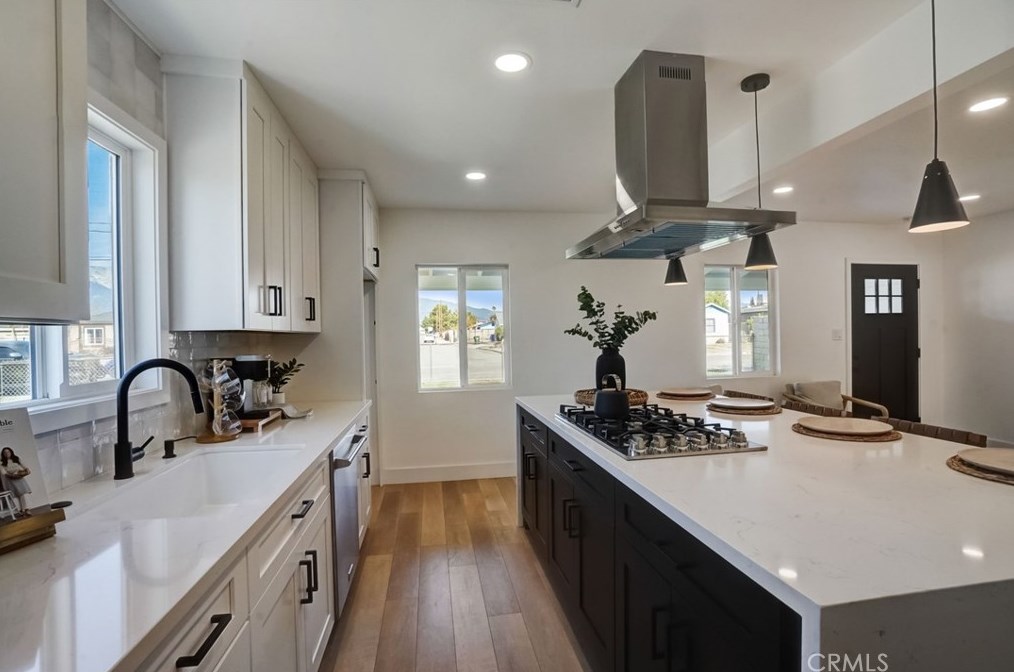 15025 Orchid St, Fontana CA  92335-4225 exterior