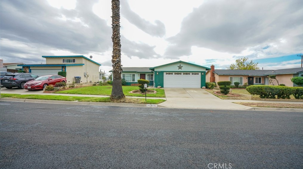 24787 Valecrest Dr, Moreno Valley, CA 92557-6404