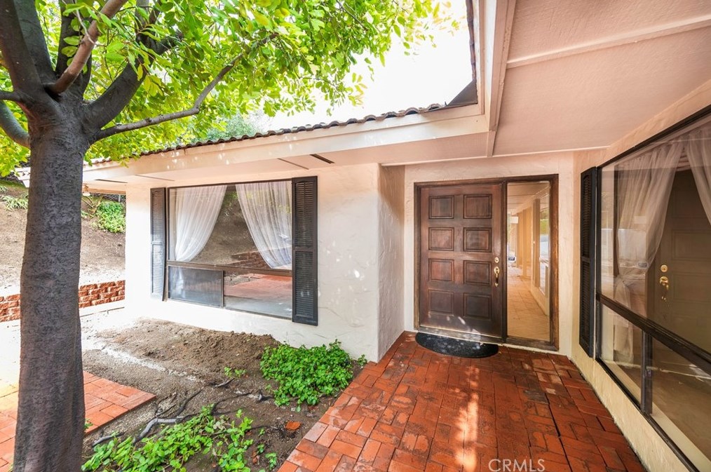 17060 Ranchero Rd, Riverside CA  92504-5920 exterior