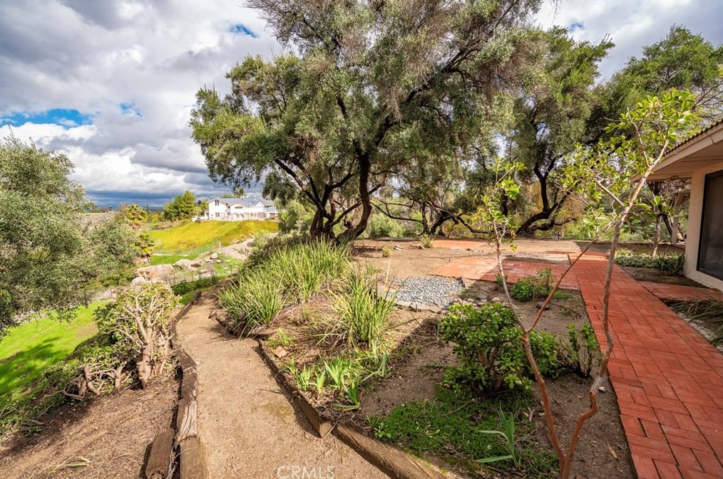 17060 Ranchero Rd, Riverside CA  92504-5920 exterior