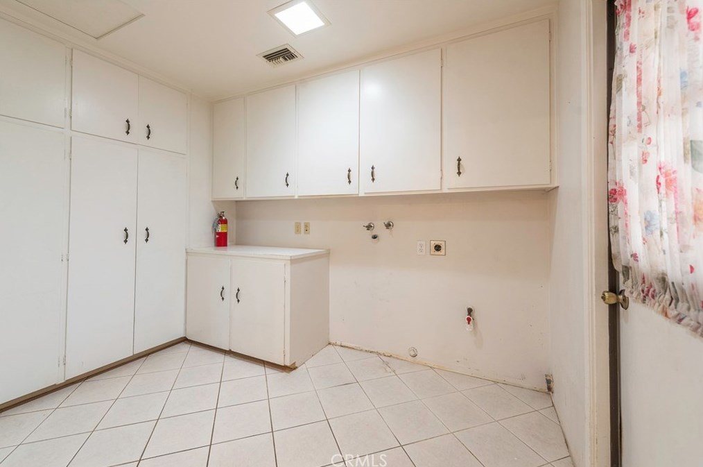 17060 Ranchero Rd, Riverside CA  92504-5920 exterior