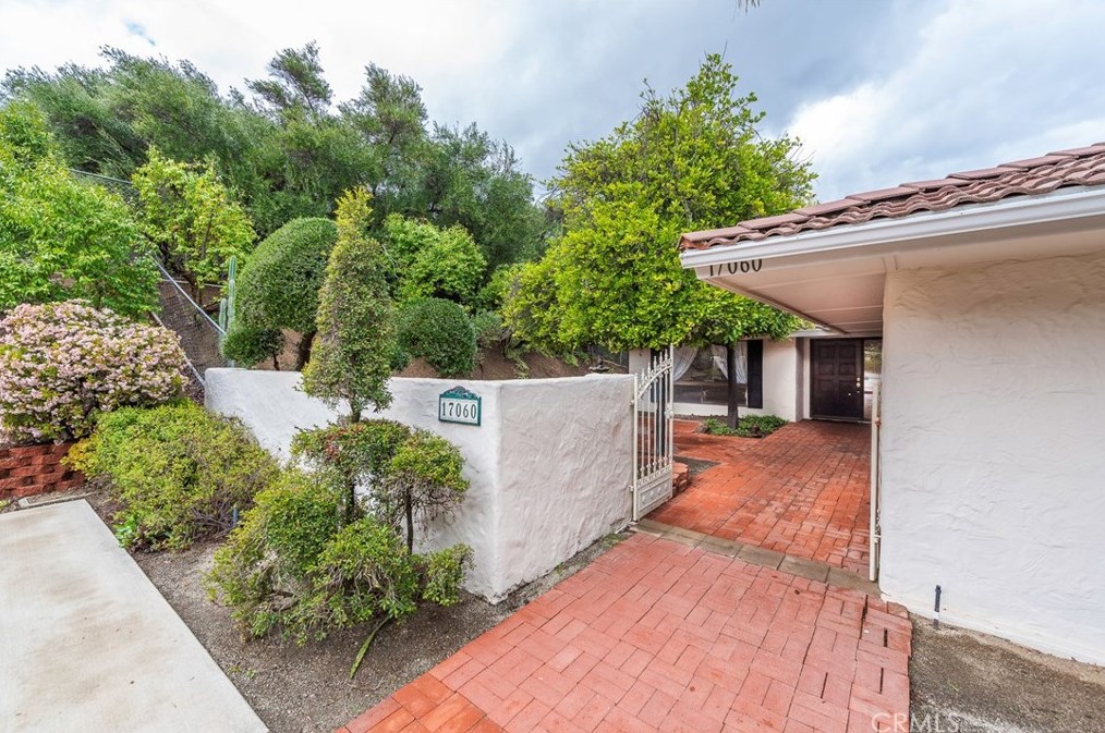 17060 Ranchero Rd, Riverside CA  92504-5920 exterior