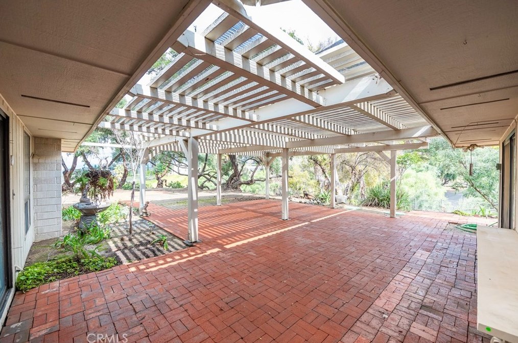 17060 Ranchero Rd, Riverside CA  92504-5920 exterior