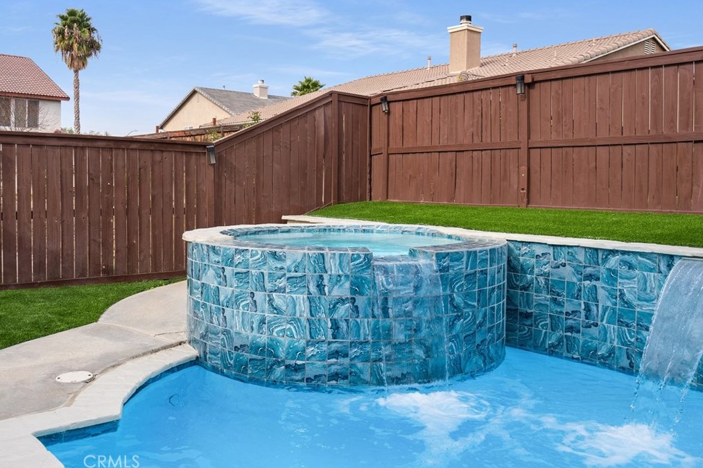 27712 Windward Ct, Moreno Valley CA  92555-5762 exterior