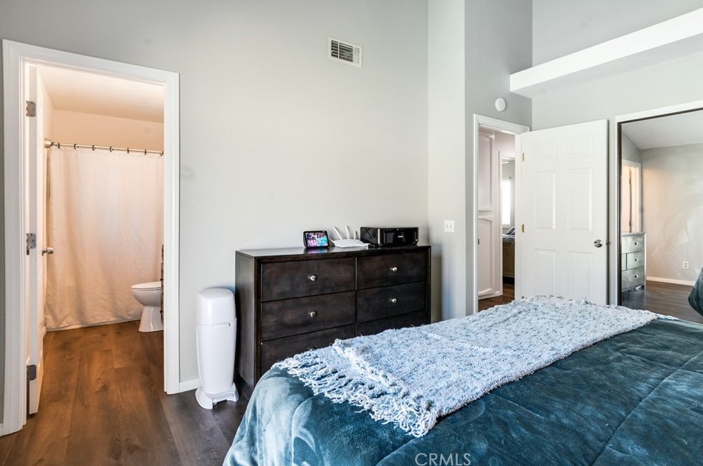 7897 Madrona Dr, Fontana CA  92336-2559 exterior