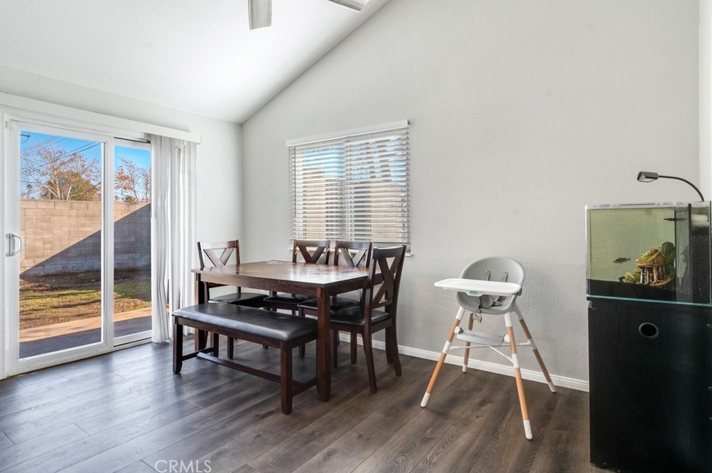 7897 Madrona Dr, Fontana CA  92336-2559 exterior