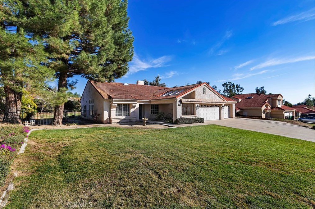 11710 Vista De Cerros Dr, Moreno Valley, CA 92555-1752