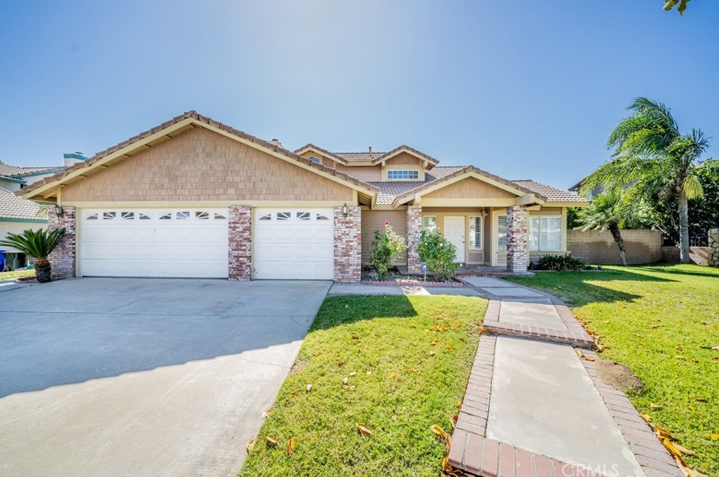 2452 Koa Dr, Rialto, CA 92377