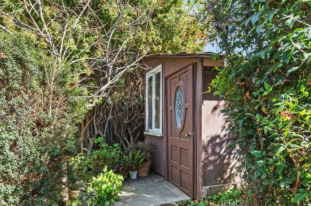 1968 Rincon Ave, Riverside CA  92506-1628 exterior