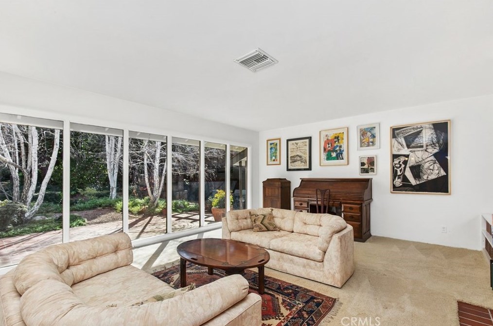 1968 Rincon Ave, Riverside CA  92506-1628 exterior