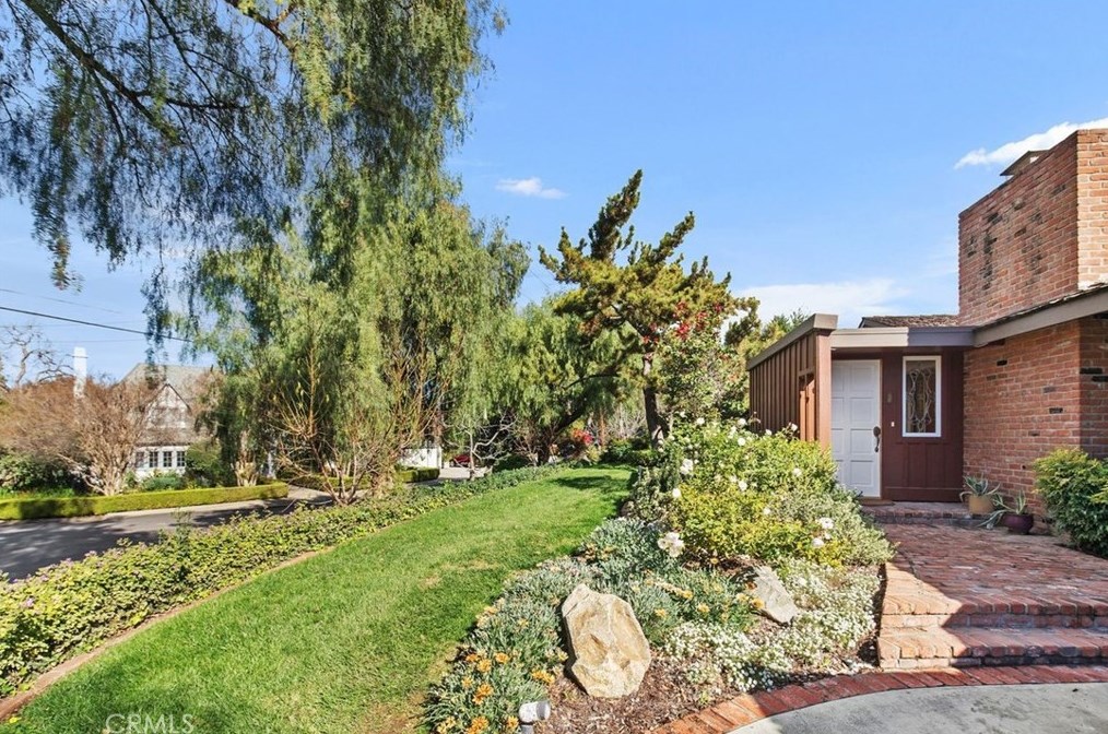1968 Rincon Ave, Riverside CA  92506-1628 exterior