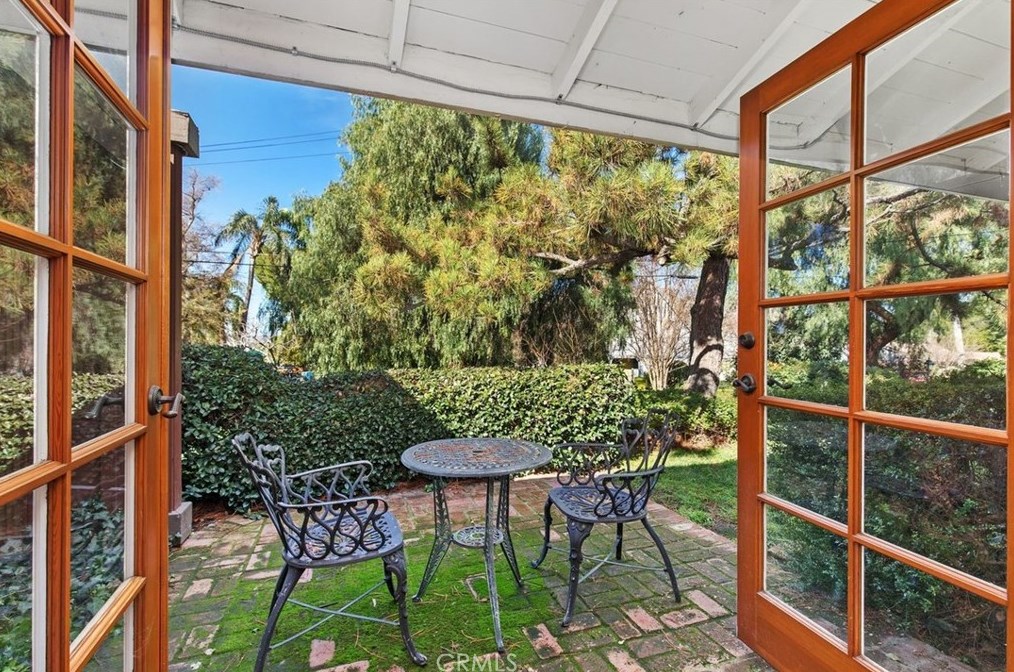 1968 Rincon Ave, Riverside CA  92506-1628 exterior