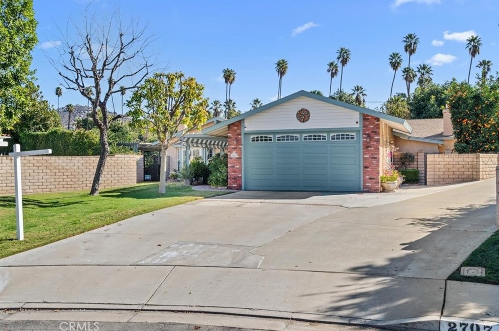 2717 Nantucket Pl, Riverside, CA 92506-4438