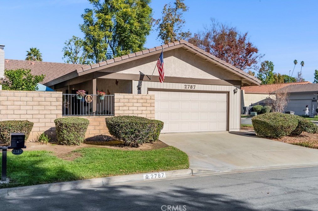 2787 Persimmon Pl, Riverside, CA 92506-3361