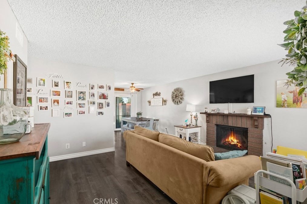 1171 Valley Spring Ln, Colton, CA 92324