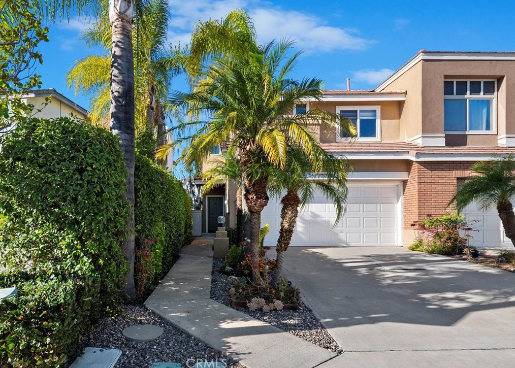 8281 E Alpine Ct, Anaheim, CA 92808