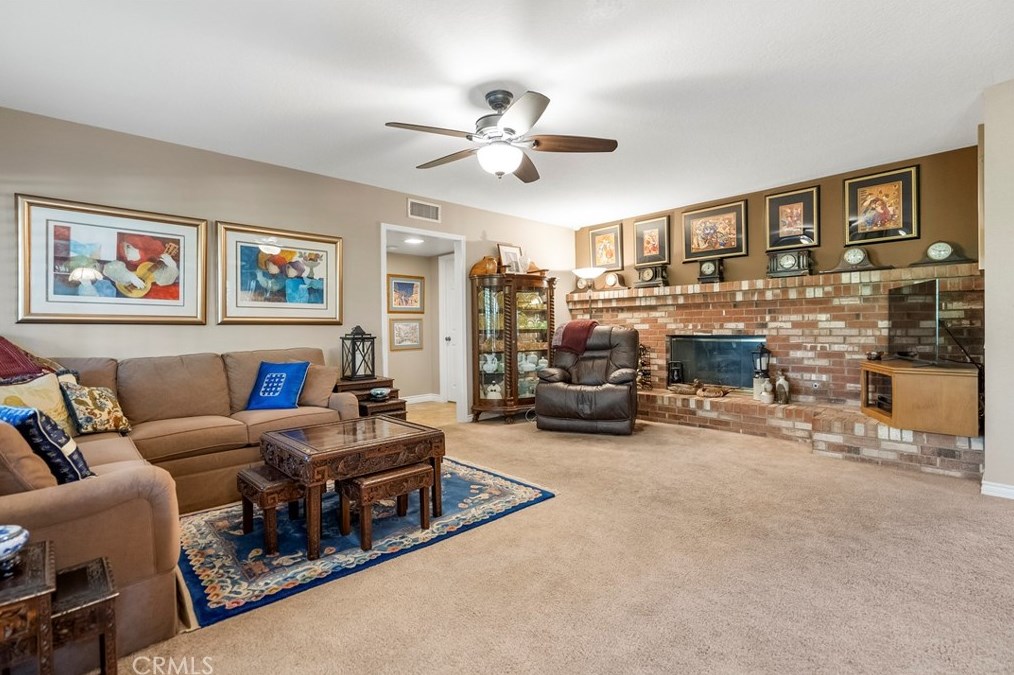 1651 Kingsport Dr, Riverside CA  92506-5451 exterior