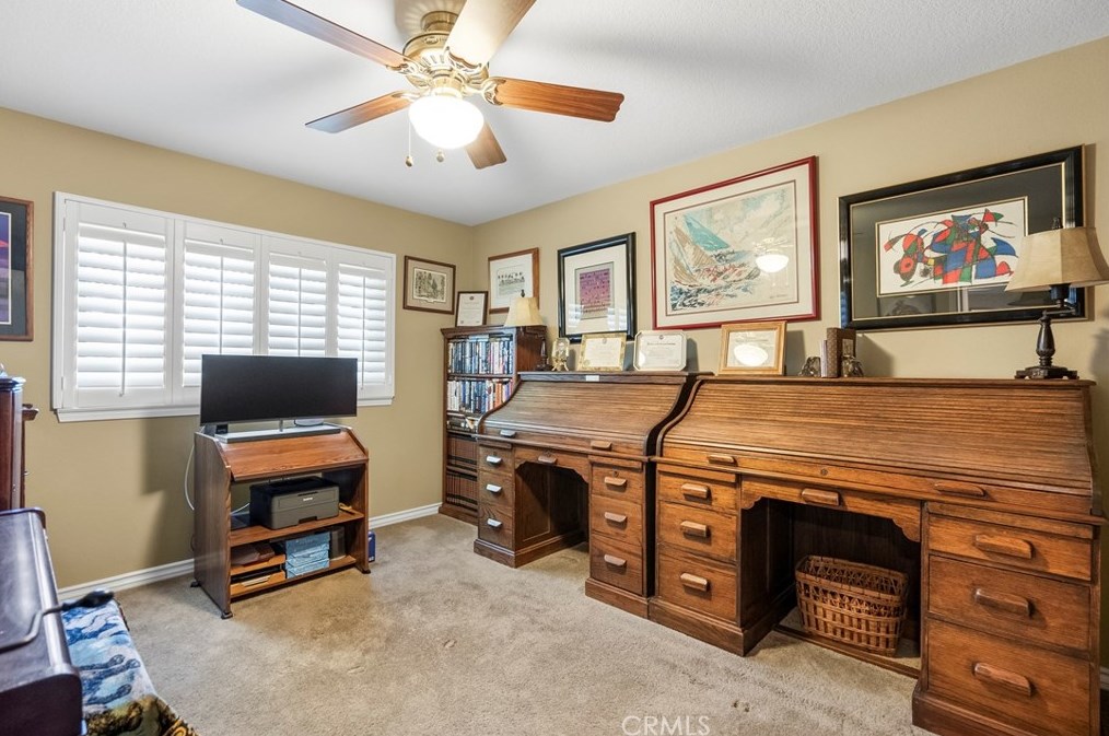 1651 Kingsport Dr, Riverside CA  92506-5451 exterior