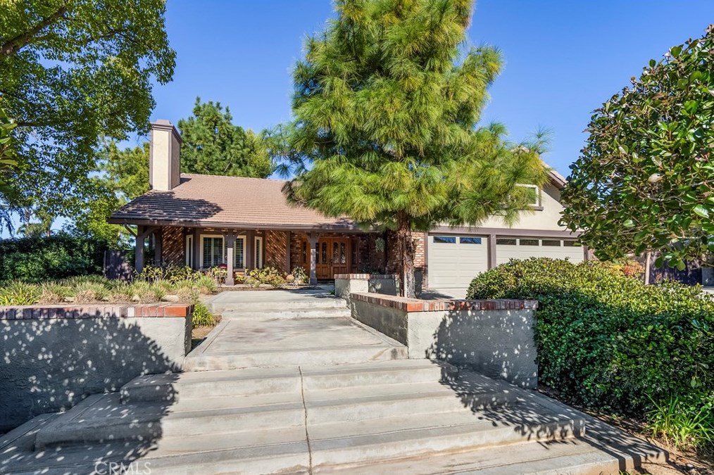 1651 Kingsport Dr, Riverside CA  92506-5451 exterior