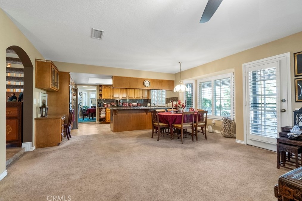 1651 Kingsport Dr, Riverside CA  92506-5451 exterior