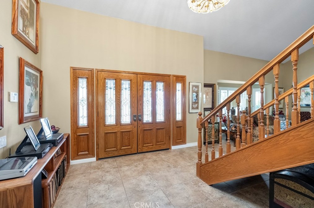 1651 Kingsport Dr, Riverside CA  92506-5451 exterior