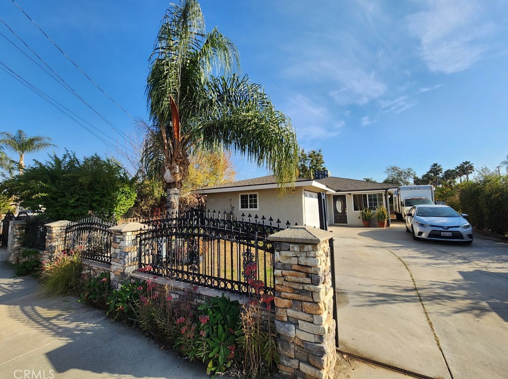 7464 Ysmael Villegas St, Riverside CA  92504-4553 exterior
