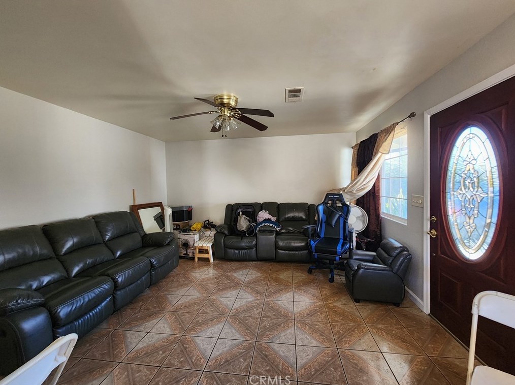 7464 Ysmael Villegas St, Riverside CA  92504-4553 exterior
