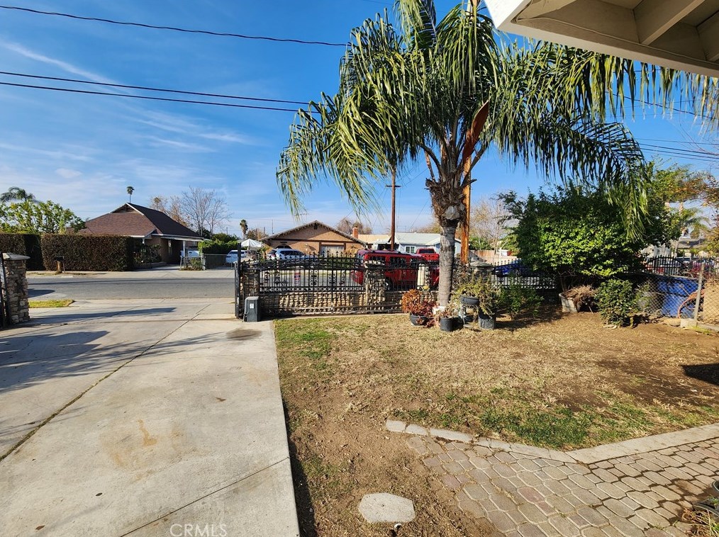 7464 Ysmael Villegas St, Riverside CA  92504-4553 exterior