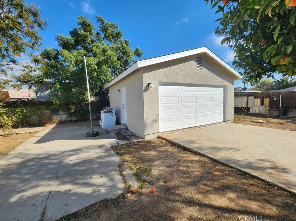 7464 Ysmael Villegas St, Riverside CA  92504-4553 exterior