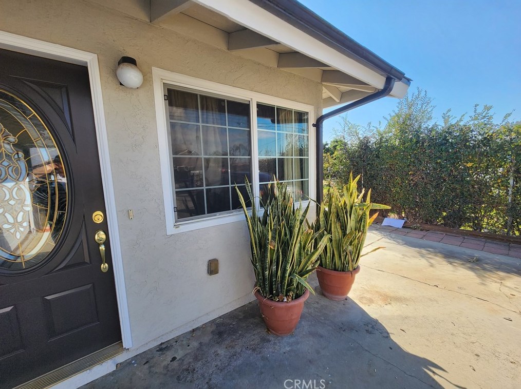 7464 Ysmael Villegas St, Riverside CA  92504-4553 exterior