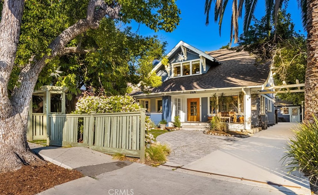 1814 Edgemont St, Los Angeles, CA 90027-4104