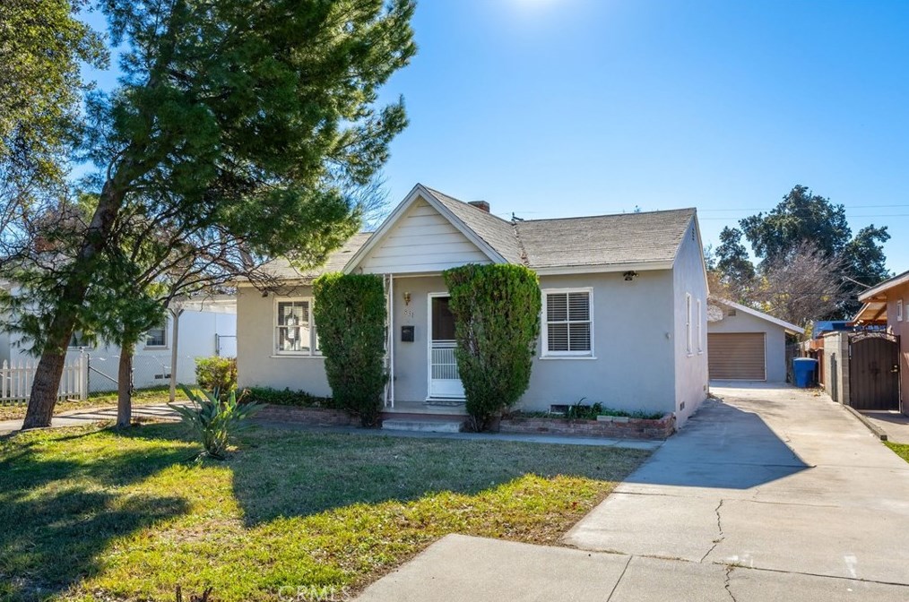 831 Bussey St, San Bernardino, CA 92405