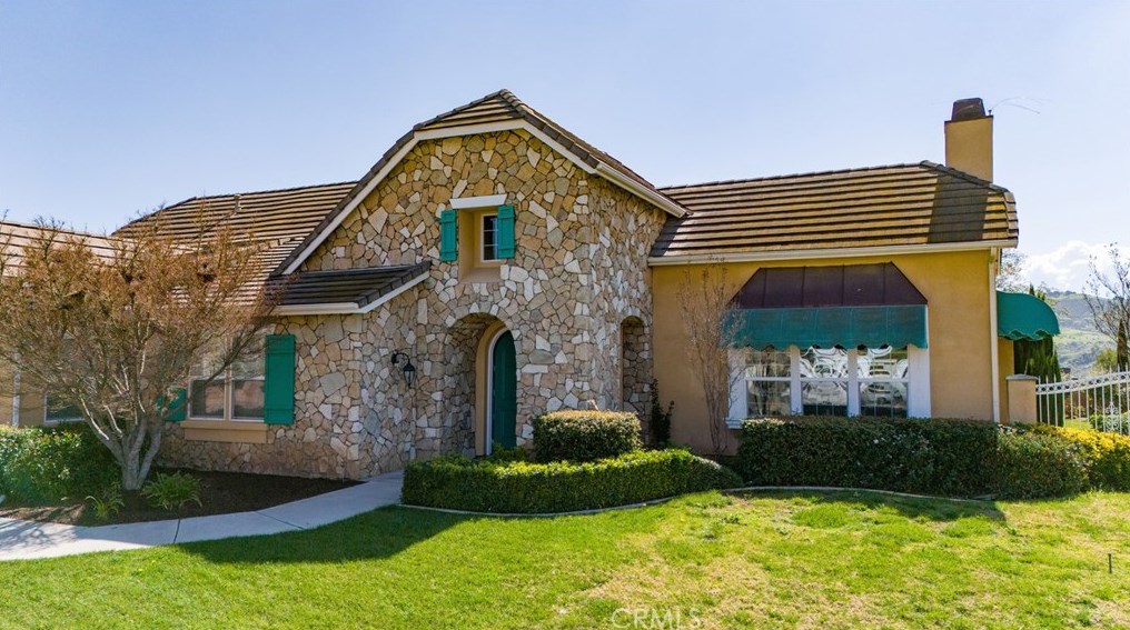 14957 Old Grove Rd, Riverside, CA 92504-5216