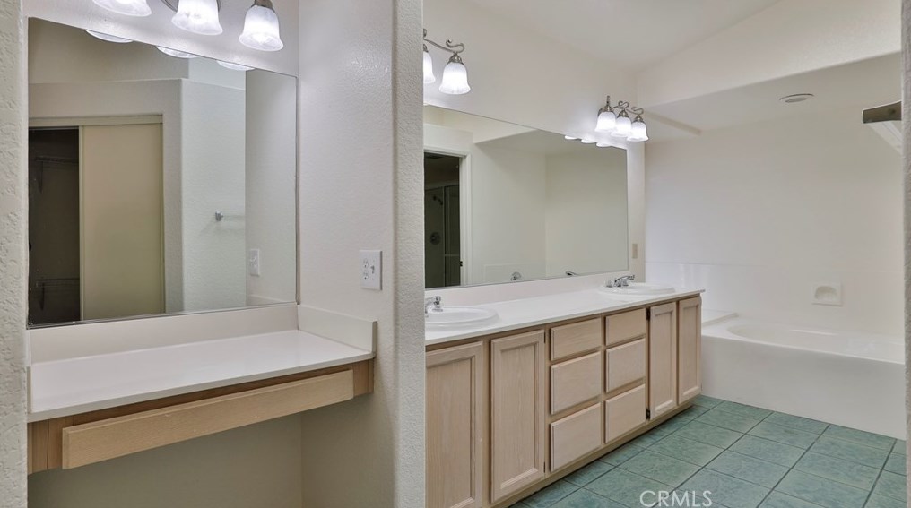 22720 Mesa Springs Way, Moreno Valley CA 92557-2630 exterior