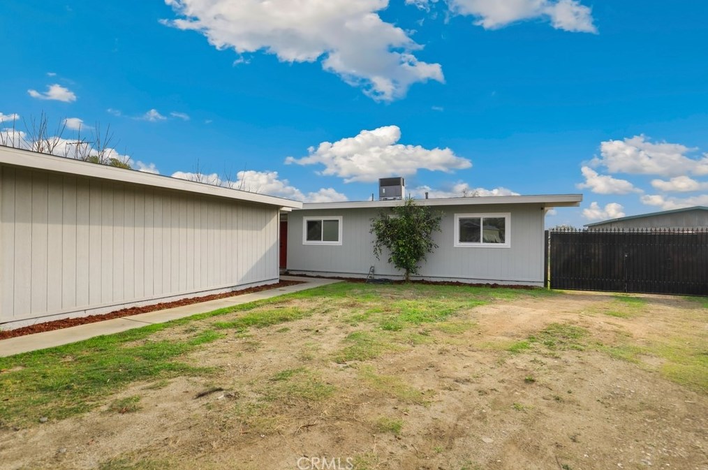 17405 Elaine Dr, Fontana, CA 92336