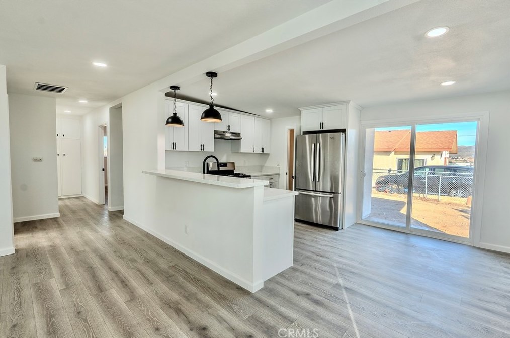 330 Muriel Dr, Barstow CA  92311-2418 exterior