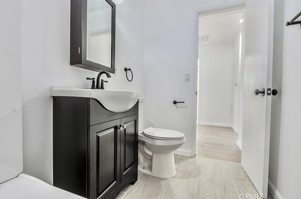 330 Muriel Dr, Barstow CA  92311-2418 exterior