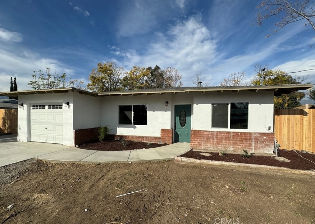 1584 W Summit Ave, Rialto, CA 92377