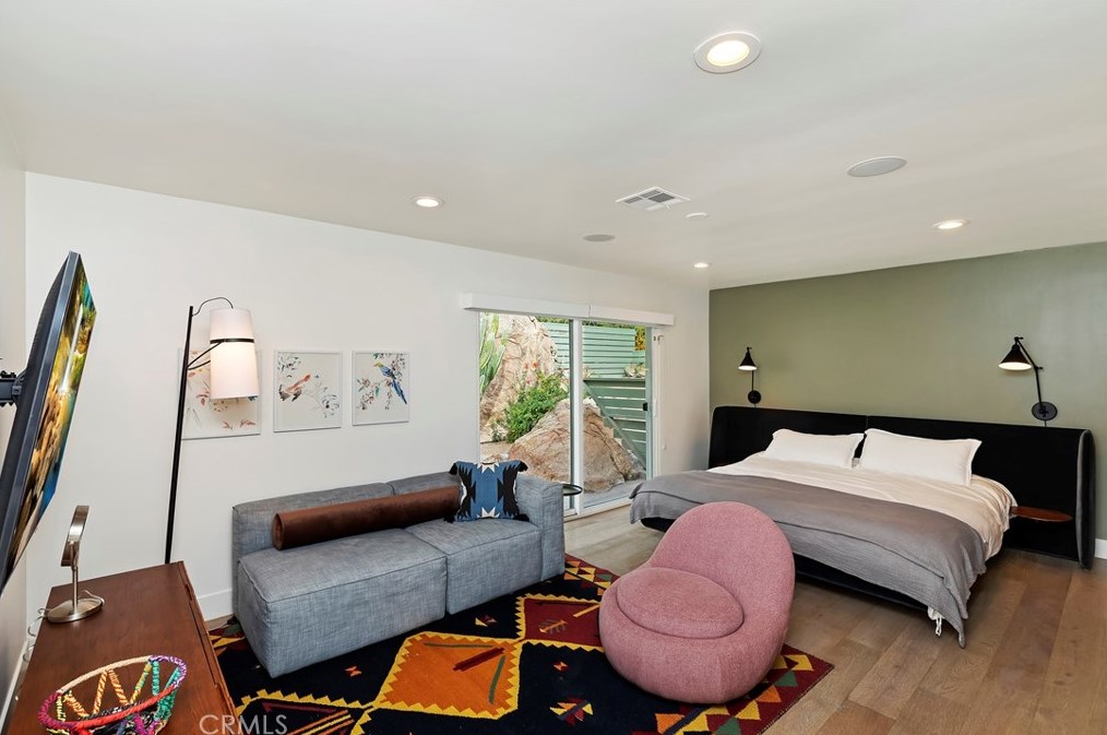 4207 Miramonte Pl, Riverside CA  92501-3054 exterior