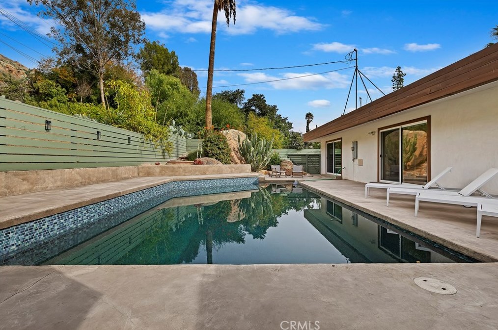 4207 Miramonte Pl, Riverside CA  92501-3054 exterior