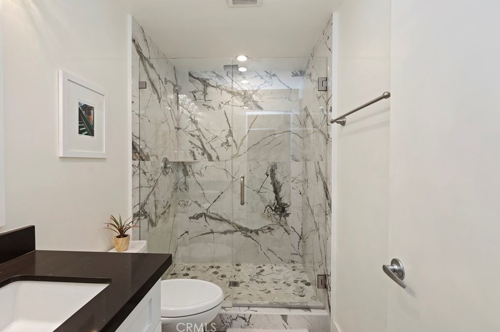 4207 Miramonte Pl, Riverside CA  92501-3054 exterior