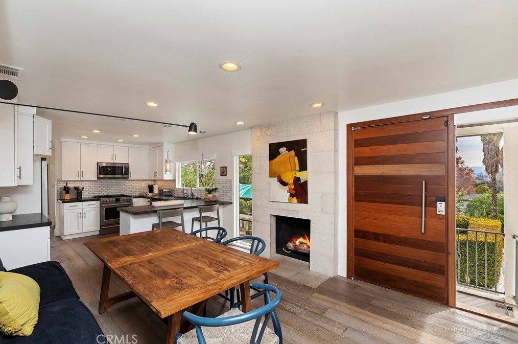 4207 Miramonte Pl, Riverside CA  92501-3054 exterior