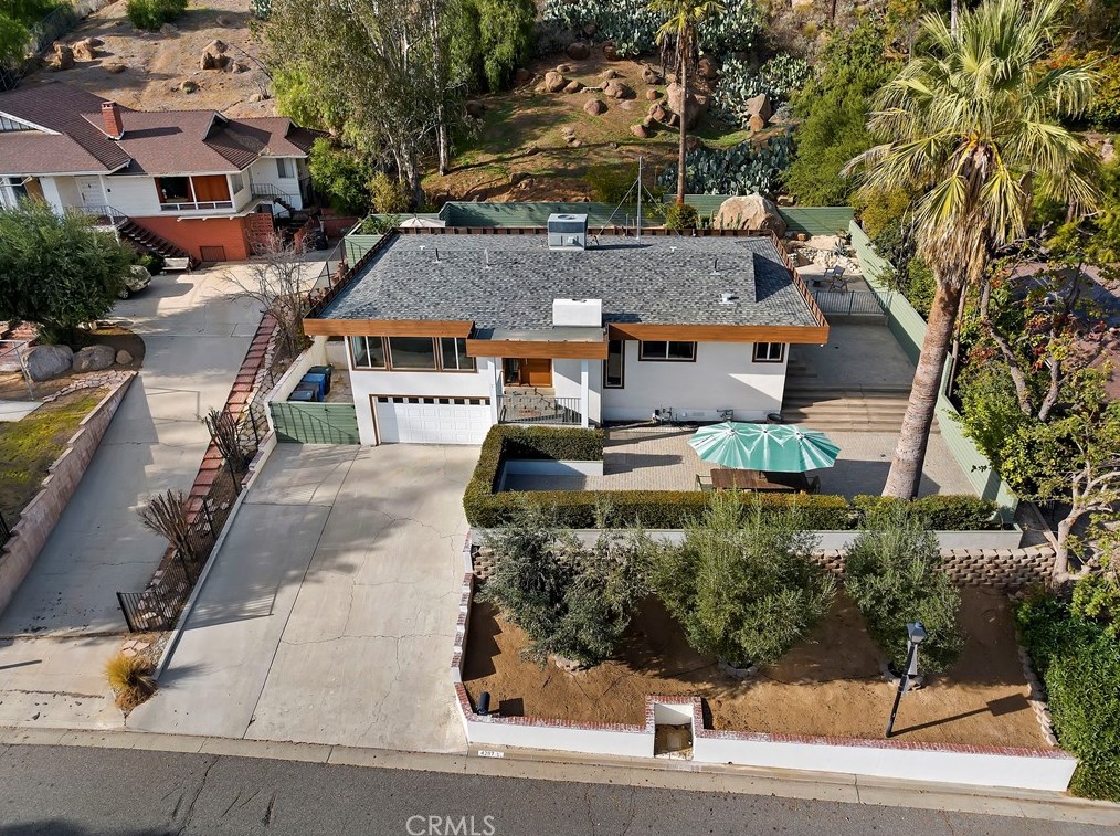 4207 Miramonte Pl, Riverside CA  92501-3054 exterior