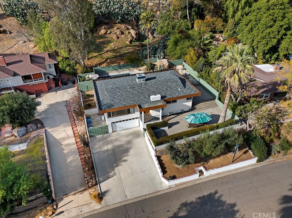 4207 Miramonte Pl, Riverside CA  92501-3054 exterior