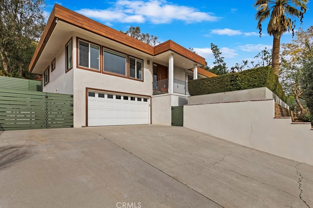 4207 Miramonte Pl, Riverside CA  92501-3054 exterior