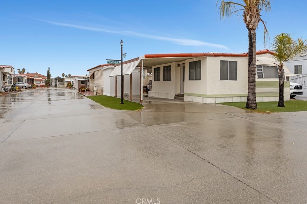 1330 Country Club Dr, San Jacinto, CA 92583