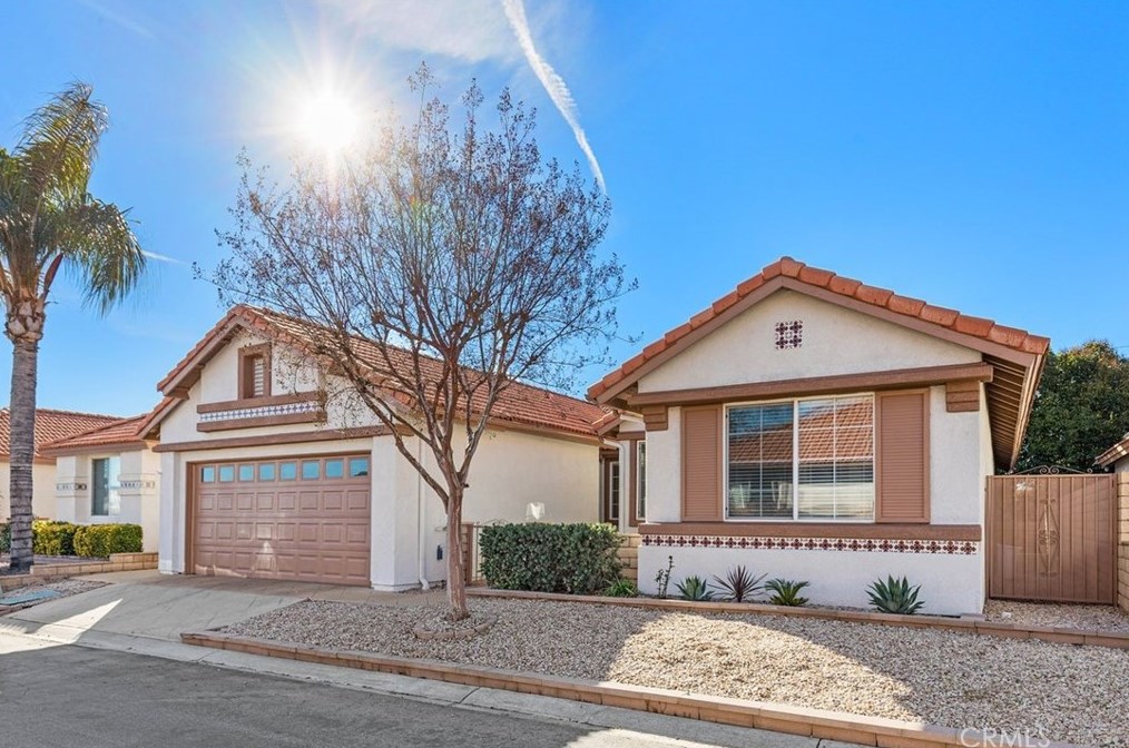 1465 Cayman Dr, Hemet, CA 92543-2033