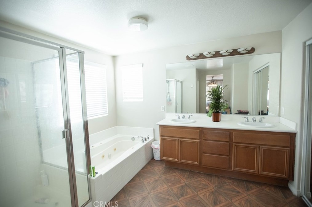 13188 Monrovia St, Hesperia CA  92344-5502 exterior